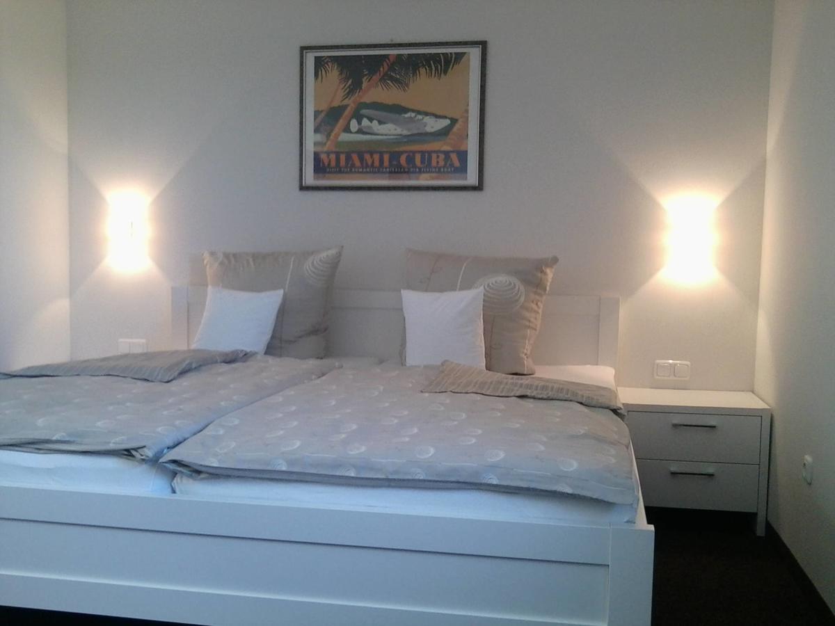 Flugplatzrestaurant Wallmuhle Hotel Atting Bagian luar foto
